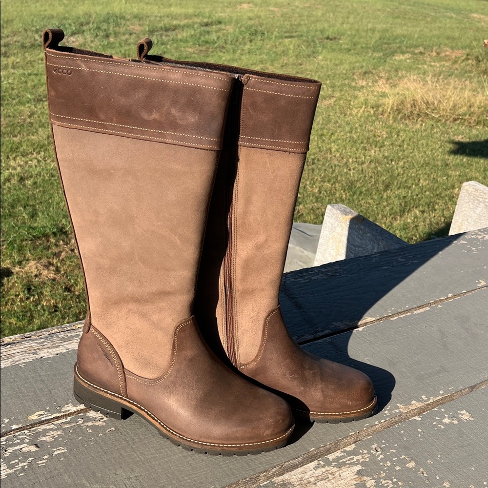 New in Box - Ecco “Elaine”
Dark Brown Leather Tall Boots